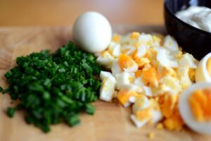 Scrambled Eggs with Spinach & Gluten-Free Toast