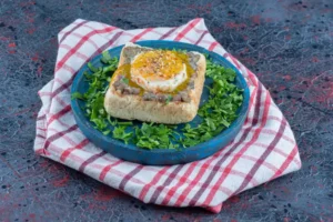 Spinach and Egg Scramble with Whole-Grain Toast